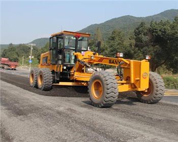 成都平地機租賃操作安全防護措施