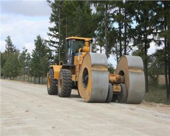 成都沖擊壓路機租賃設備具有什么特點？