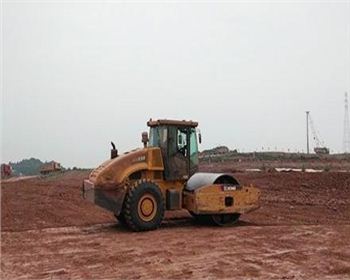 成都?jí)郝窓C(jī)租賃廠家告訴你振動(dòng)壓路機(jī)的應(yīng)用范圍是什么