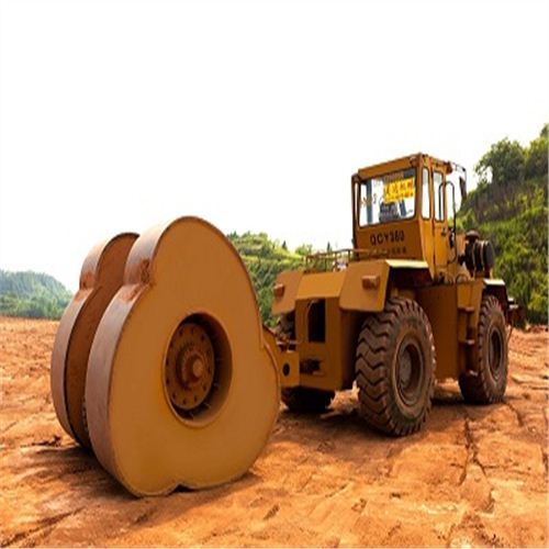 沖擊壓路機(jī)和液壓夯實(shí)機(jī)同為道路施工地基壓實(shí)設(shè)備，有什么區(qū)別？